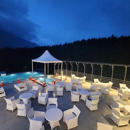 The Orchard Greens Resort - A Centrally Heated Property Manāli Zewnętrze zdjęcie